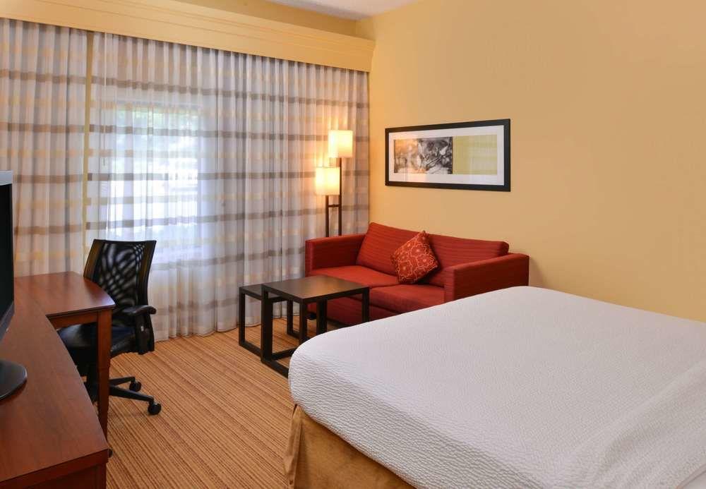 Courtyard By Marriott Columbia Northeast/Fort Jackson Area Exterior foto